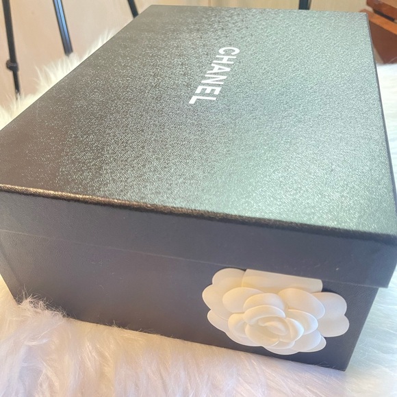 CHANEL BIG BOX - Picture 2 of 6